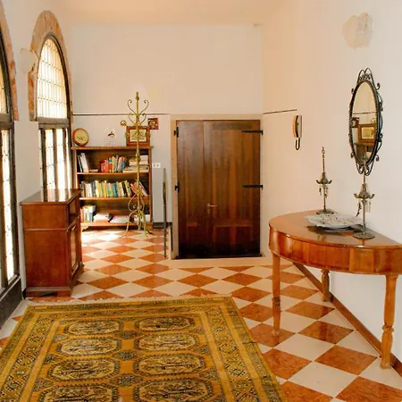Domus Carla Apartment