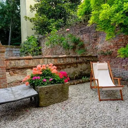 Domus Carla Apartment