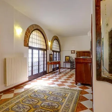 Apartment Domus Carla Venice