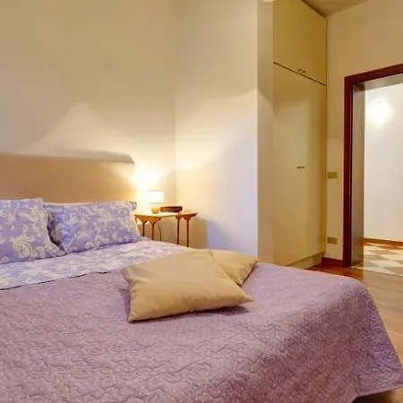 Domus Carla Apartment
